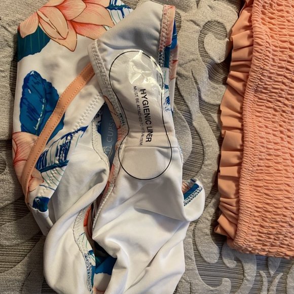 *Host Pick*CUPSHE Smocked Floral Bandeau Bikini XS - Picture 8 of 9